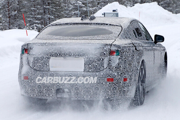 Bude Jaguar XJ první elektromobil sázející na čtyři motory?