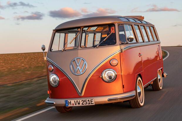 Radost pohledět! Bulli z roku 1966 prodělal renovaci a dostal elektrický pohon