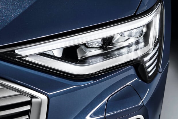 Máme první fotky Audi e-tron po faceliftu. Přinese dramatické změny a delší dojezd