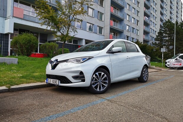 Elektromobil Renault ZOE jako rozvážkový vůz v Praze