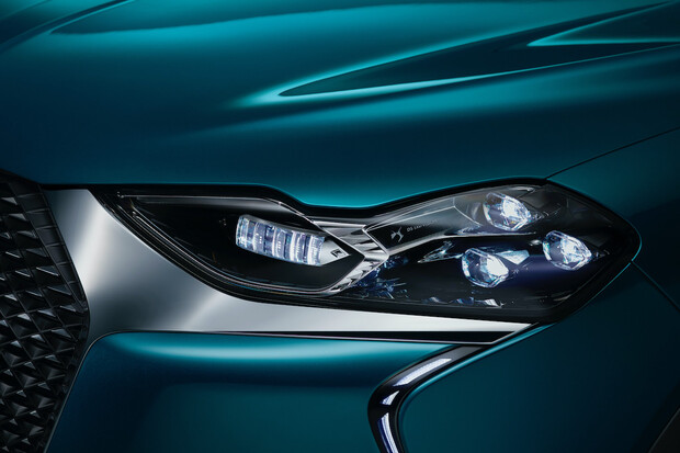 Už i DS 3 Crossback bude sázet na výkonné LED světlomety