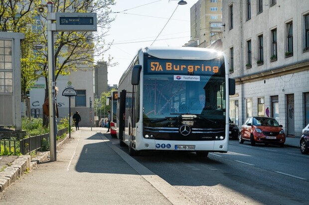 Vídeň chystá nákup 82 autobusů na alternativní pohon. Cena bude přes miliardu korun