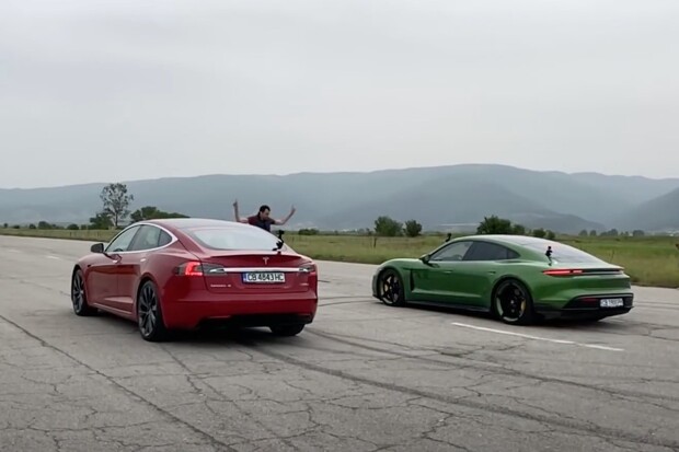 Sprint na čtvrt míle: Porsche Taycan Turbo S vs. Tesla Model S P100D