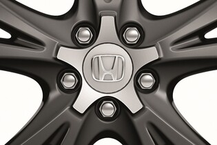 Honda na jaře zlevňuje, hybridy nabízí až o 140 000 Kč výhodněji