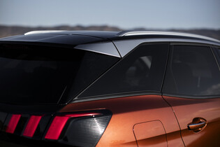 Známe české ceny nových Peugeotů, které na nabití ujedou až 700 km