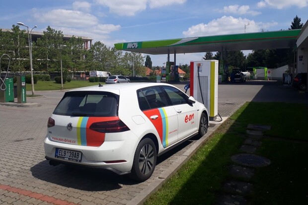 V Praze přibyly další tři nabíjecí stanice společnosti E.ON