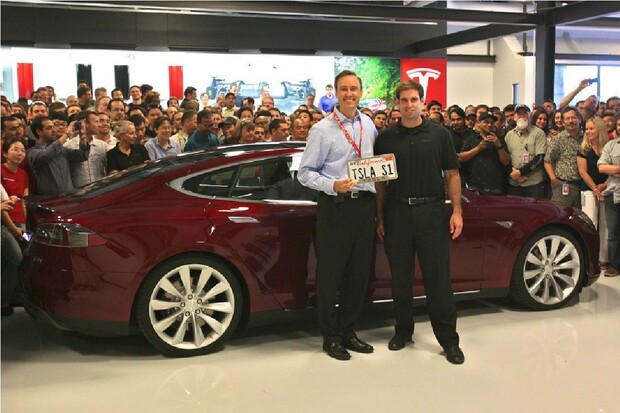 Od prvního předání Modelu S uběhlo 8 let aneb jak Tesla ovlivnila celý svět