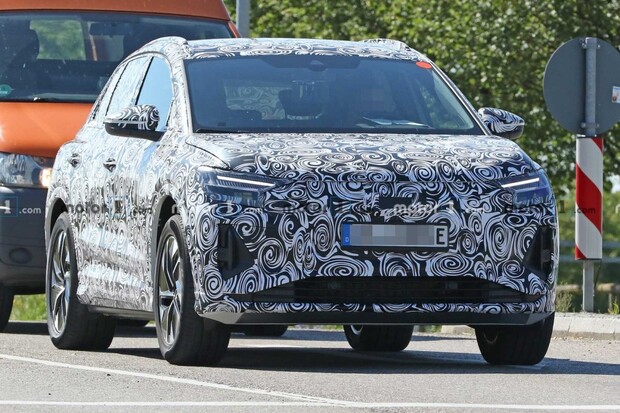 Audi Q4 e-tron se povedlo odchytit v běžném provozu. Výkon přesáhne 300 koní