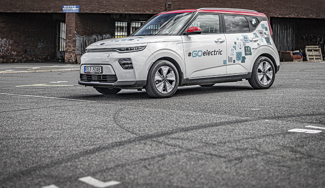 Jak se žije s elektromobilem Kia e-Soul jen s domácí zásuvkou?