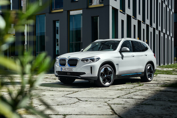 BMW slibuje velkou elektrickou ofenzivu. Chce dohnat konkurenci