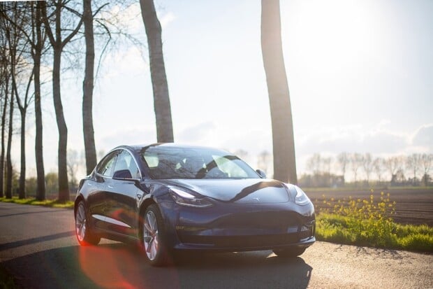 Tesla dosáhla dalšího rekordu. Má jej na svědomí Model 3 LR