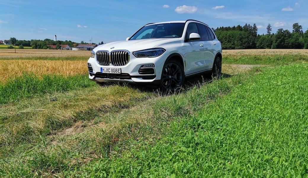 BMW X5 xDrive 45e jako úsporné rodinné auto