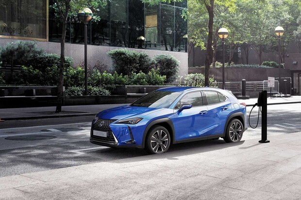 Elektrický Lexus UX 300e konečně vstupuje na český trh. Nabídne hodně