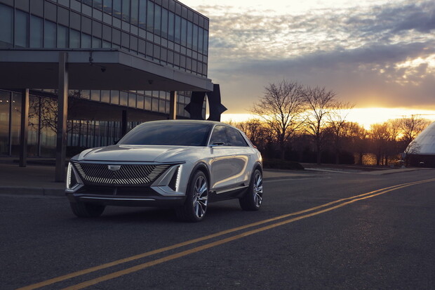 Cadillac dává odstupné prodejcům za odmítnutí investic do elektromobility