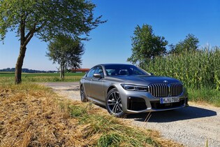 BMW 745Le je plug-in hybridní etalon komfortu