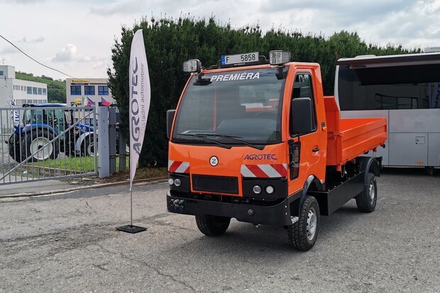 Představuje se nový český elektromobil elZebra pro komunální služby
