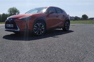 Test Lexus UX 250h 4×4 – Luxusní stylovka, co se nebojí zašpinit