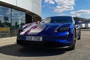 Porsche Taycan skončilo v losím testu daleko za Teslou Model 3