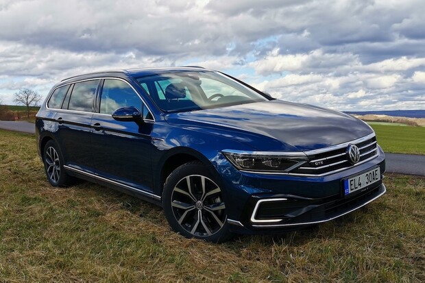 Jaký elektrický dojezd a spotřebu benzínu nabídne Volkswagen Passat GTE