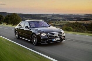 Mercedes-Benz třídy S je opět králem. Nabízí to, co konkurence zatím vymýšlí
