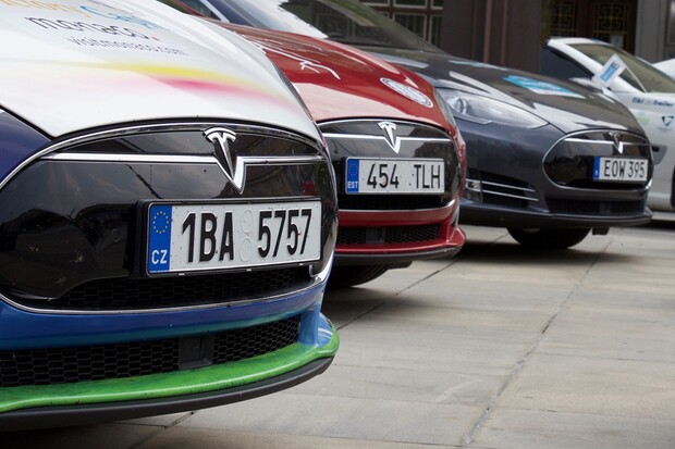 Prodeje elektromobilů za první půlrok v ČR: nejvíce táhl Nissan, BMW a Volkswagen
