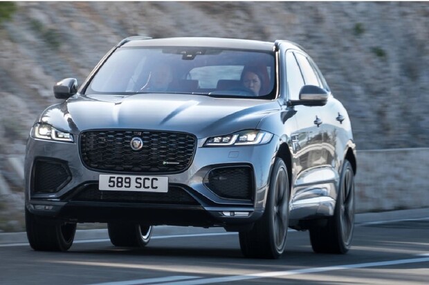 Jaguar F-PACE dostal facelift. Potěší solidním dojezdem čistě na elektřinu