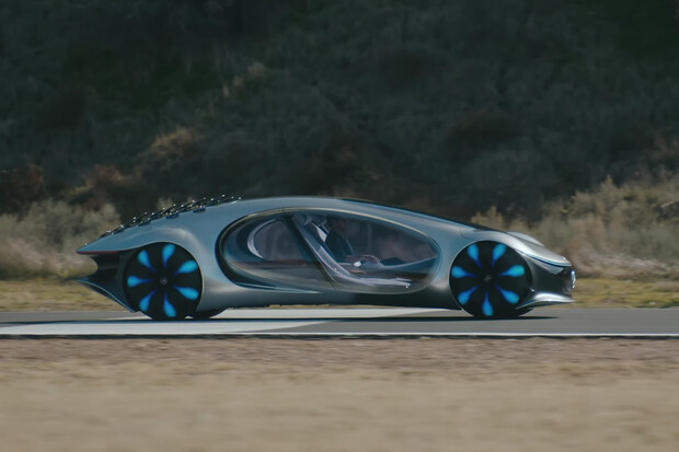 Mercedes ukázal, jak se řídí koncept. Má připomínat víc organismus než auto