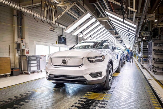 Volvo zahájilo výrobu elektromobilu XC40 Recharge, už je vyprodané do konce roku
