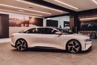Lucid Motors otevírá první samostatný showroom a servisní středisko v Beverly Hills