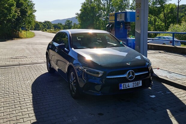 Spotřeba benzínu a elektrický dojezd plug-in hybridu Mercedes A 250e