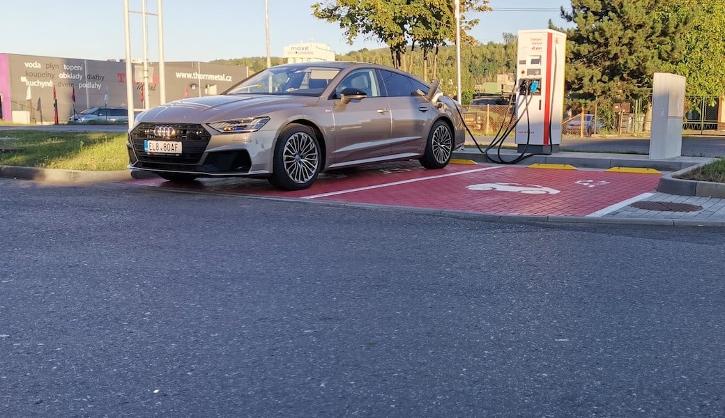 Spotřeba benzínu a elektrický dojezd plug-in hybridu Audi A7 55 TFSI e