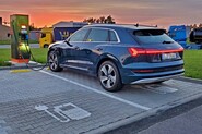 Nehoda elektrického Audi e-tron ukázala něco, co jsme ještě neviděli