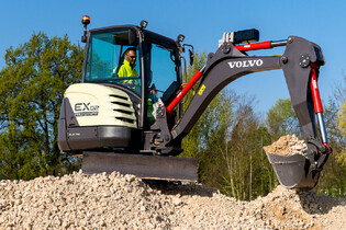 Volvo zahajuje dodávky elektrických stavebních strojů