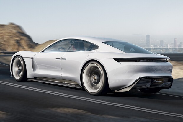 Majitelé Porsche Taycan dostanou v USA tři roky nabíjení zdarma