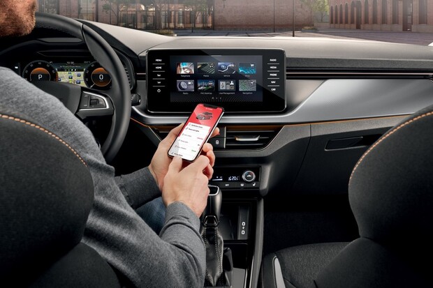 Aplikace MyŠKODA přináší funkce spojené s eMobilitou, třeba vzdálené nabíjení 