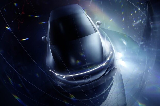 Chystaný Mercedes EQS dostane obří displej, zabere celou palubní desku