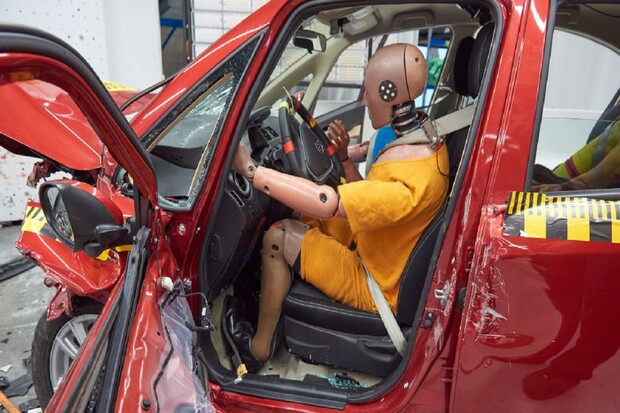 Elektromobil Suda SA01 neprošel nárazovými testy ADAC