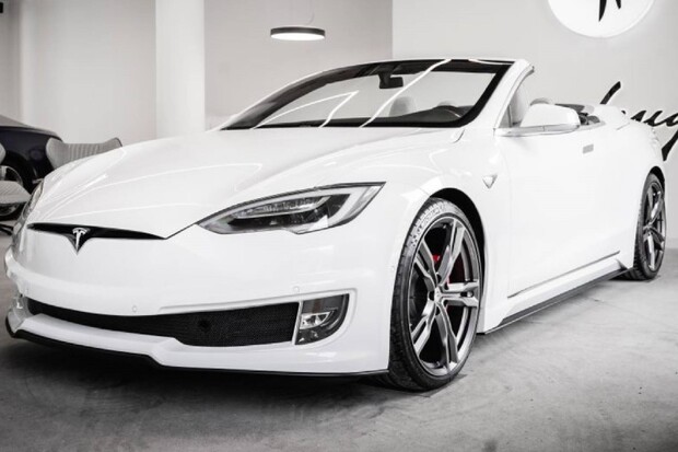 Kabriolet na bázi Tesly Model S vypadá úžasně. Na svědomí ho mají Italové