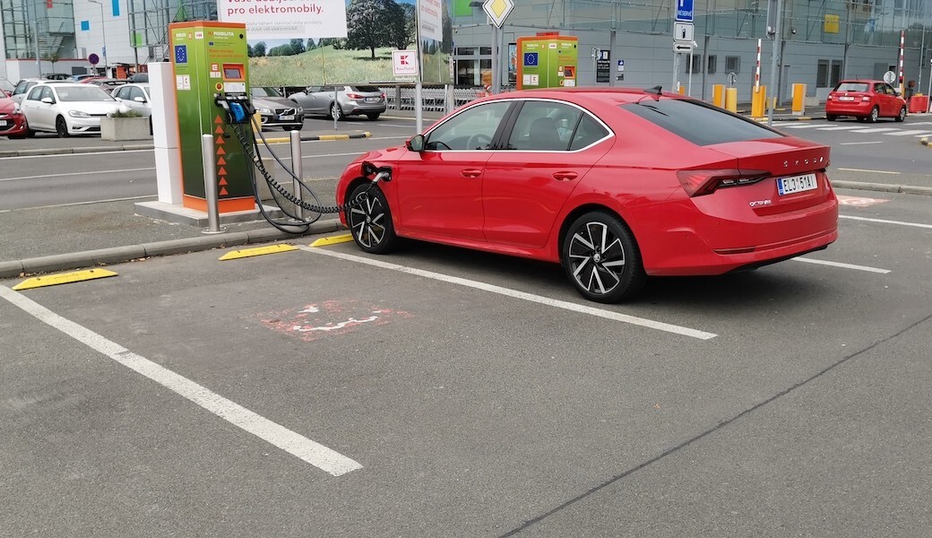 Spotřeba benzínu a elektrický dojezd plug-in hybridu Škoda Octavia iV
