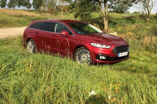 Otestovali jsme, jakou reálnou spotřebu má Ford Mondeo Hybrid