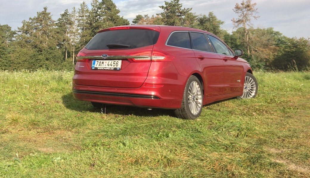 Otestovali jsme, jakou reálnou spotřebu má Ford Mondeo Hybrid