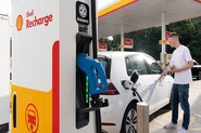 Shell slibuje masivní investice do obnovitelných zdrojů