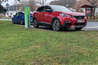 Reálná spotřeba benzínu a elektrický dojezd plug-in hybridu Peugeot 3008 Hybrid4