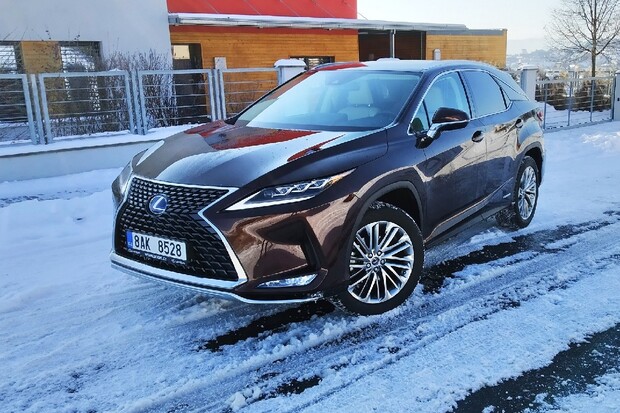 Další generace Lexusu RX ukázala část své podoby. Premiéra bude co nevidět