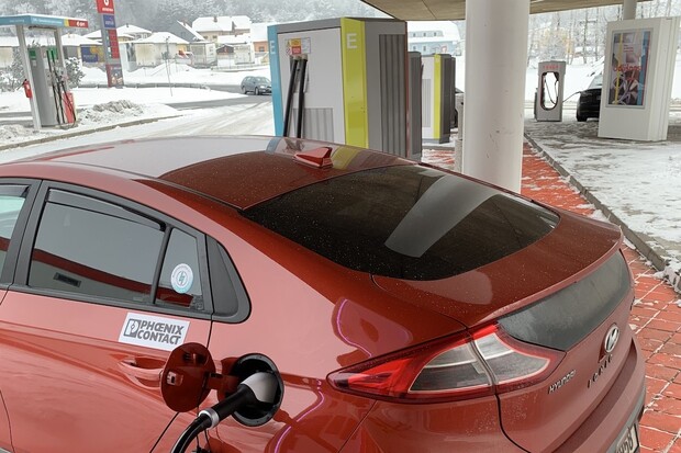 Elektromobilem s malou baterií v mrazech 1 300 km okolo Česka! Jak to dopadlo?