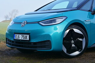 Když šipky létají v okně. Otestovali jsme rozšířenou realitu u VW ID.3