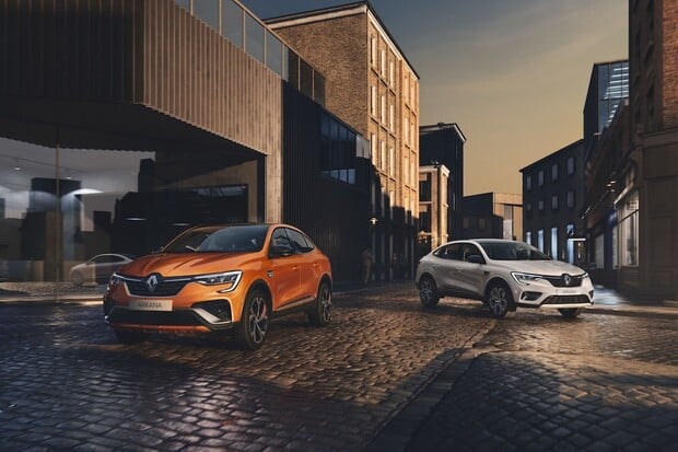 Renault prořezal ceny, full hybridní Arkanu koupíte pod 650 tisíc korun