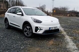 Jak se jezdí s elektromobilem bez pravidelného nabíjení doma?