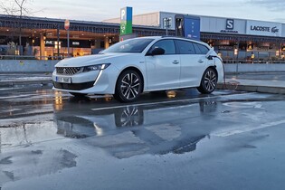 Reálná spotřeba benzínu a elektrický dojezd plug-in hybridu Peugeot 508 SW Hybrid