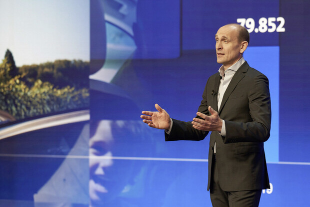 VW chce letos prodat 450 tisíc elektromobilů, spalovací motory budou jen do roku 2040